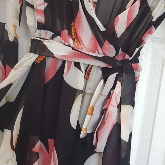 Black Floral Maxi Dress - Picture 5 of 11